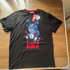 MENS BKYS LUCKY CHARM TEE